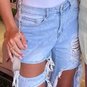 Light Wash Ripped Jeans